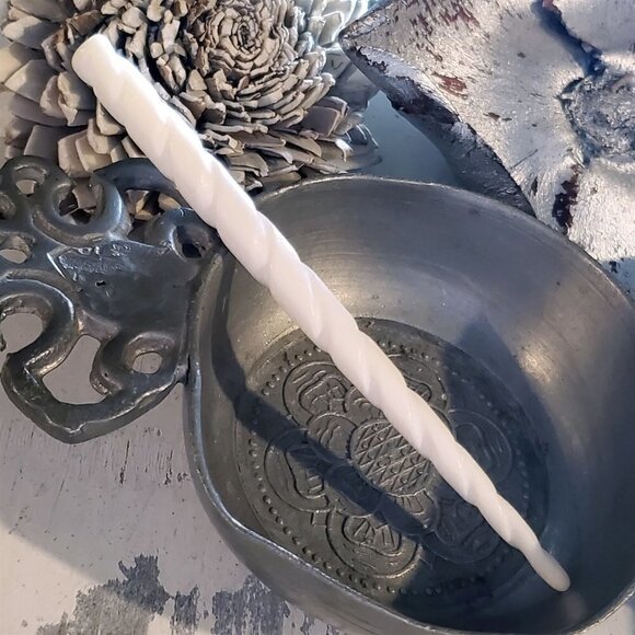 Unbranded Accessories - Handcrafted Avant Garde India Off White Carved Twisted Buffalo Bone Hair Stick